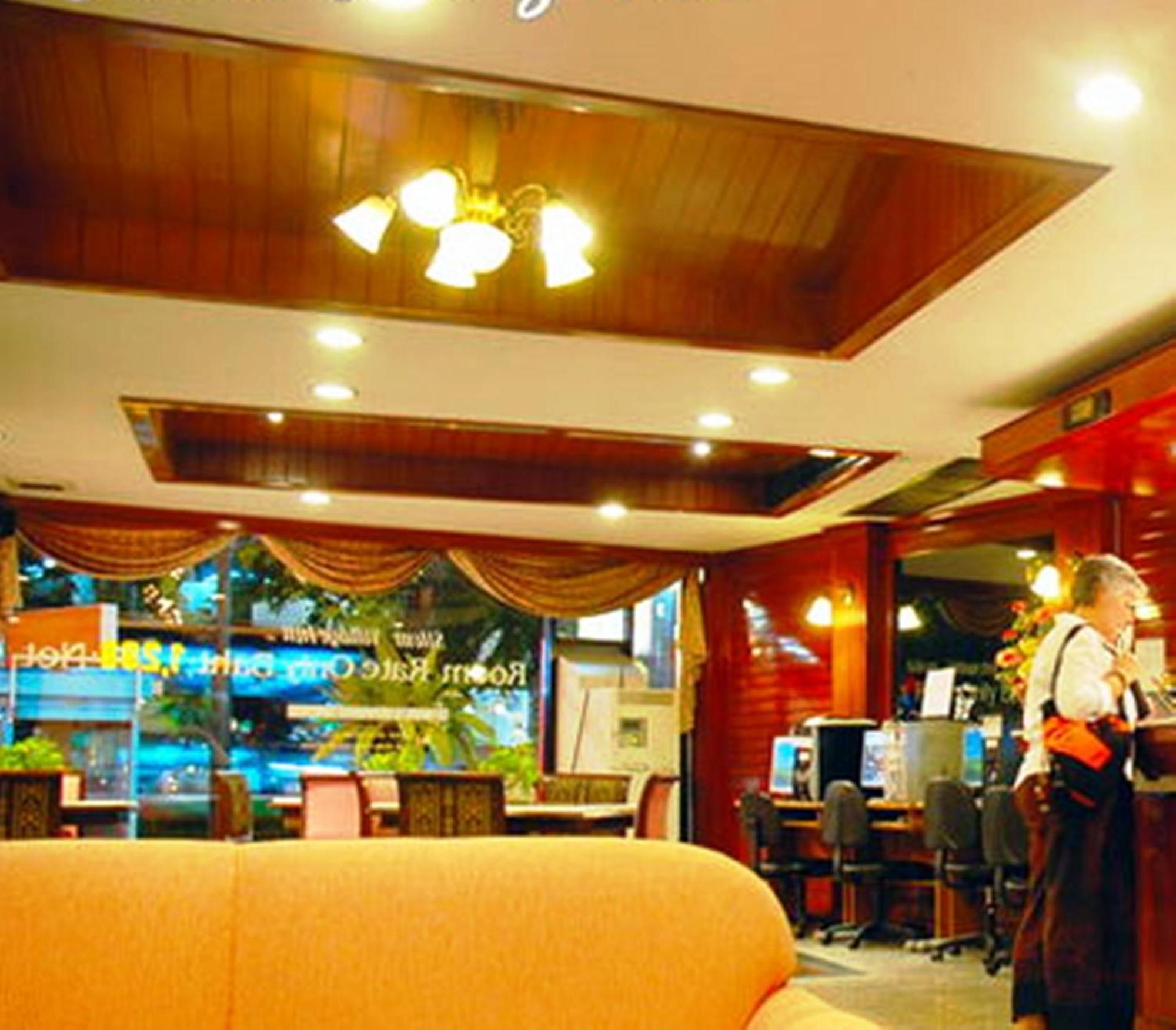 Hotel Silom Village 3*