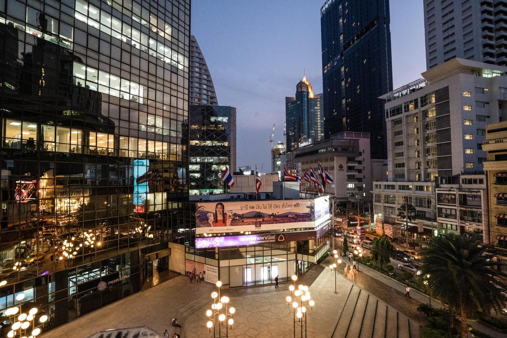 Asrama 3howw @ Sukhumvit 21 Bangkok