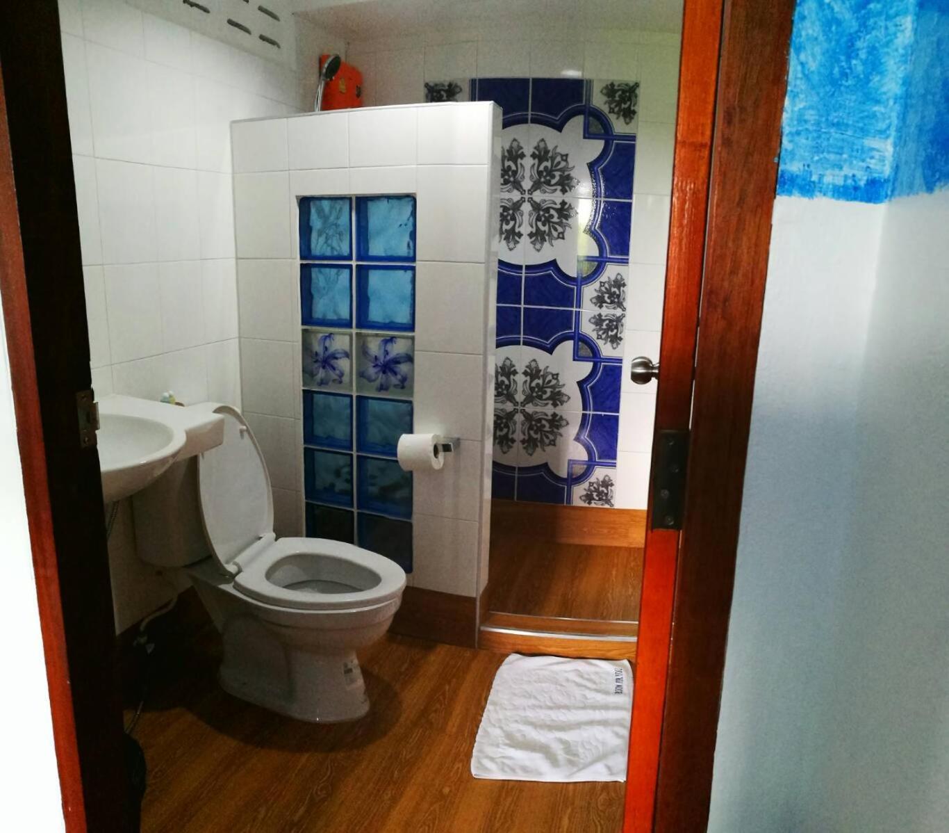 Guest house For