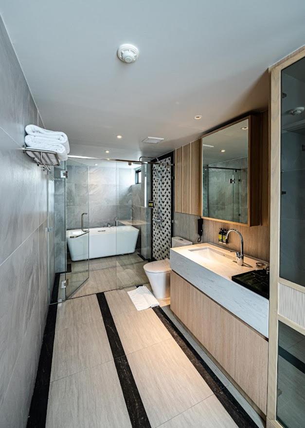 Hotel Floral Court & Sukhumvit 13 Bangkok