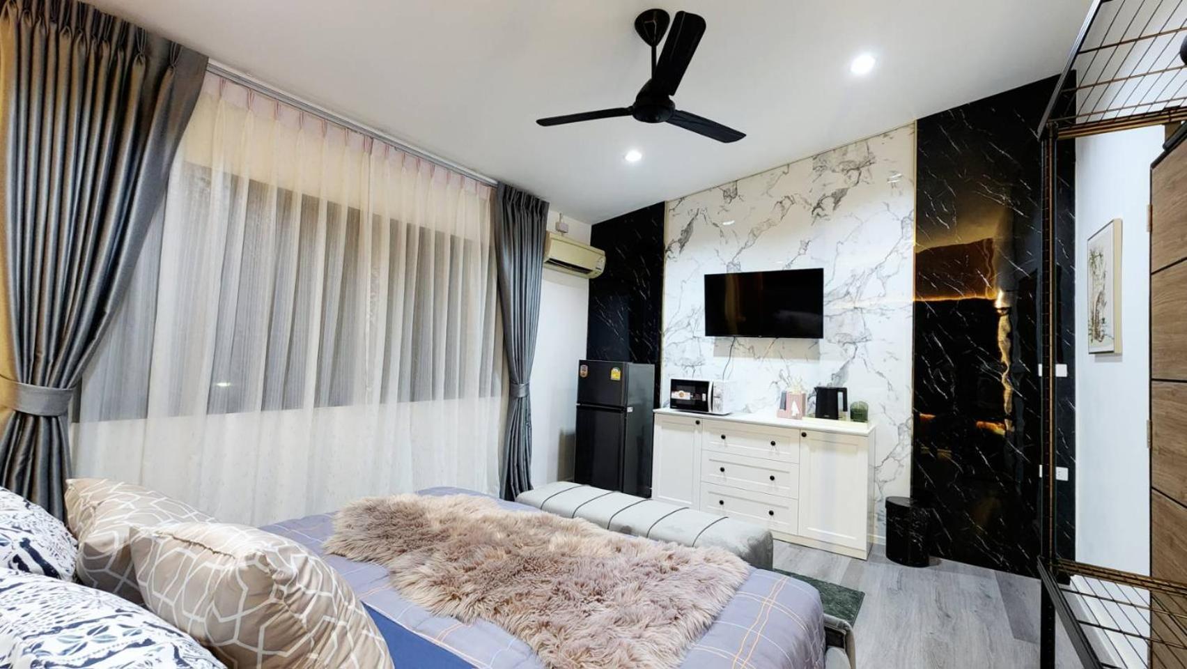 Lasalle House,bts,suvarnabhumi Airport,mega Bangna