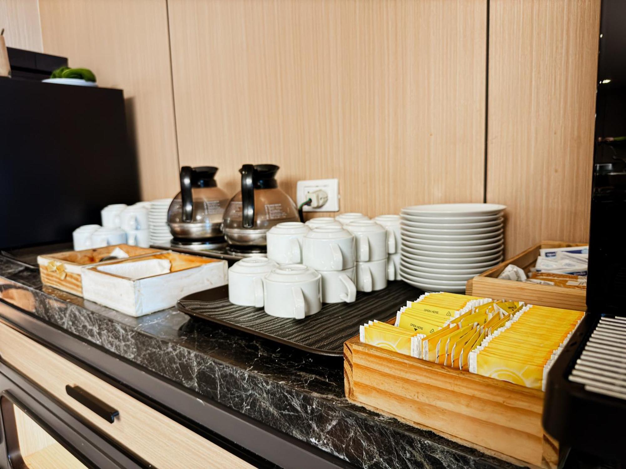 Ramada By Wyndham Sukhumvit 11 Hotel
