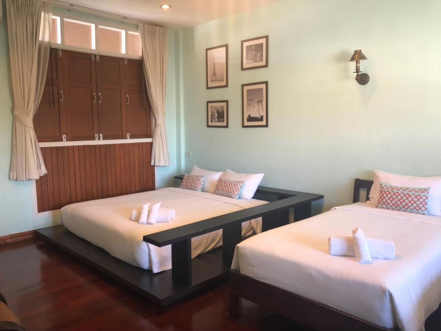 Feung Nakorn Balcony Rooms&cafe Hotel 3*
