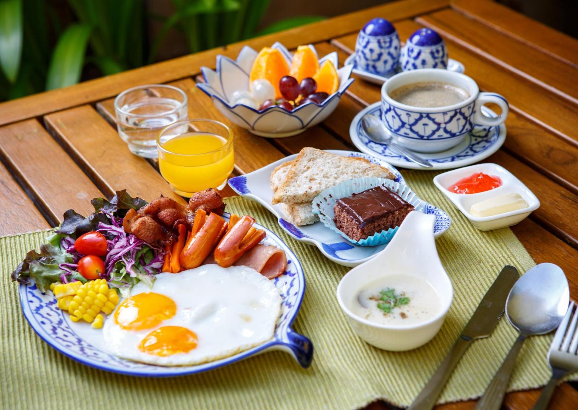 Baan Dinso Hostal Bangkok