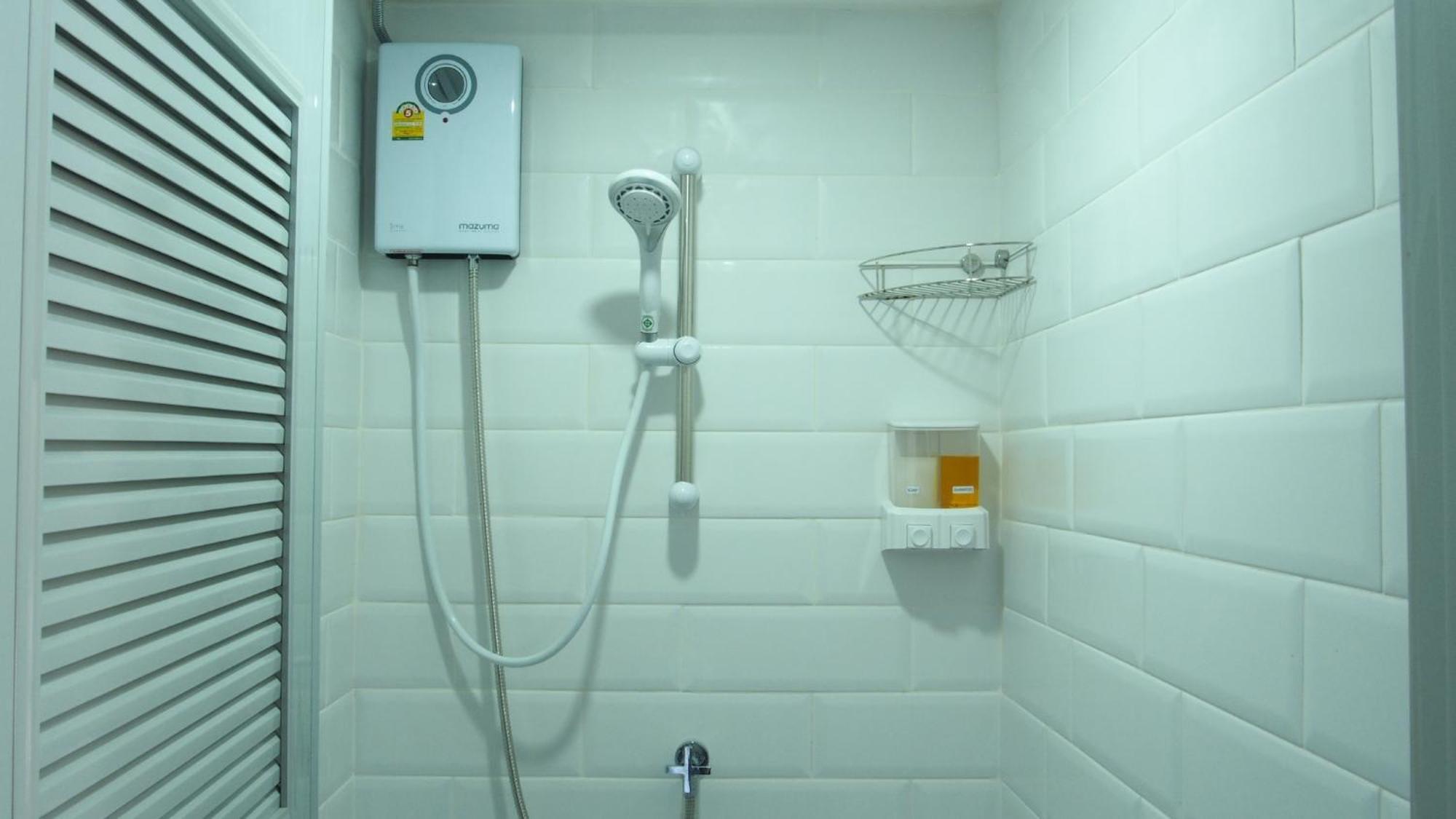 Dhub Donmueng Ostello