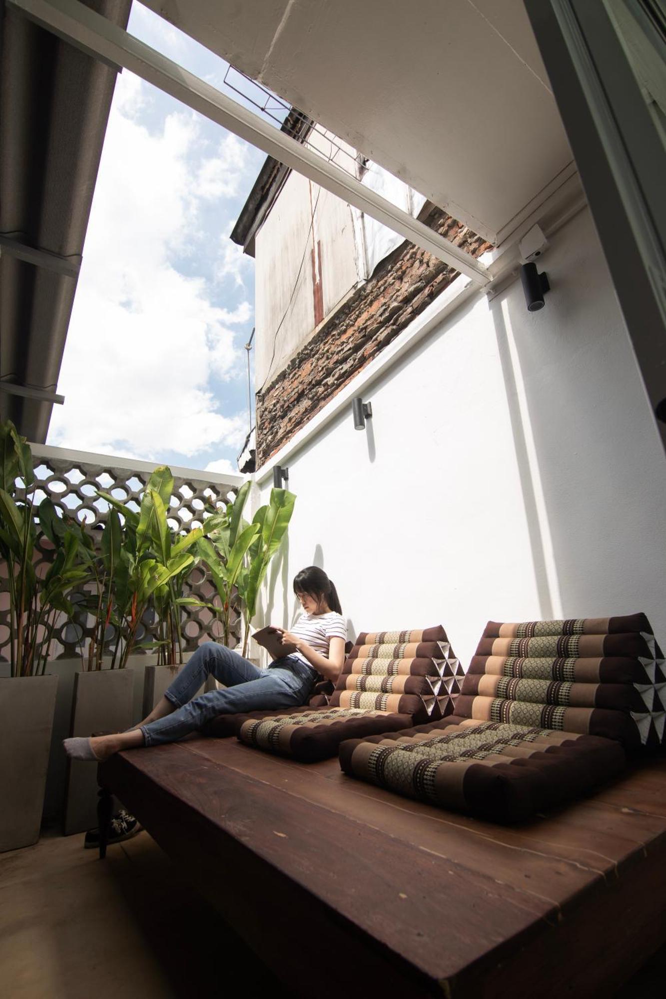Chatel Bkk Hostel *
