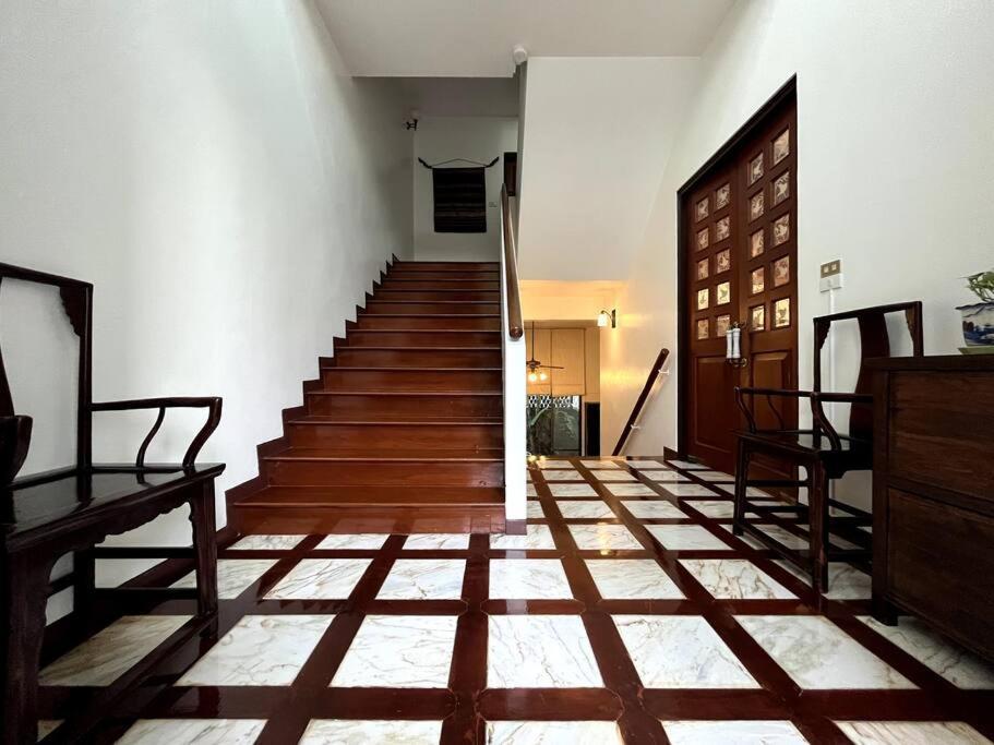 Villa 4br Entire House Center Bts Sky Train Mall *