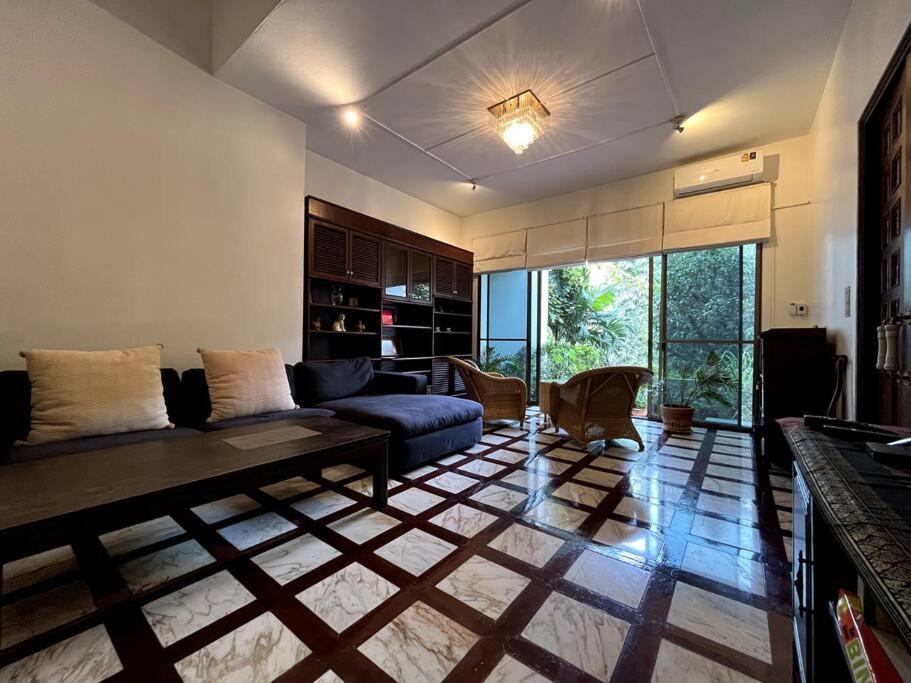 Villa 4br Entire House Center Bts Sky Train Mall Bangkok