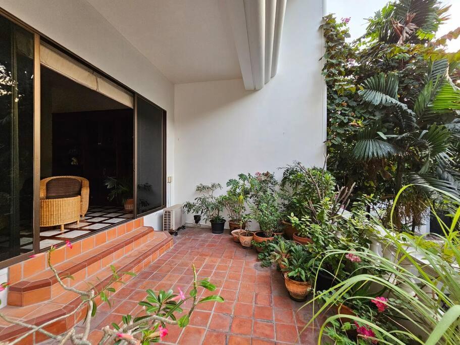 Villa 4br Entire House Center Bts Sky Train Mall