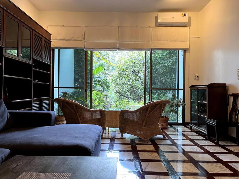 Villa 4br Entire House Center Bts Sky Train Mall Bangkok