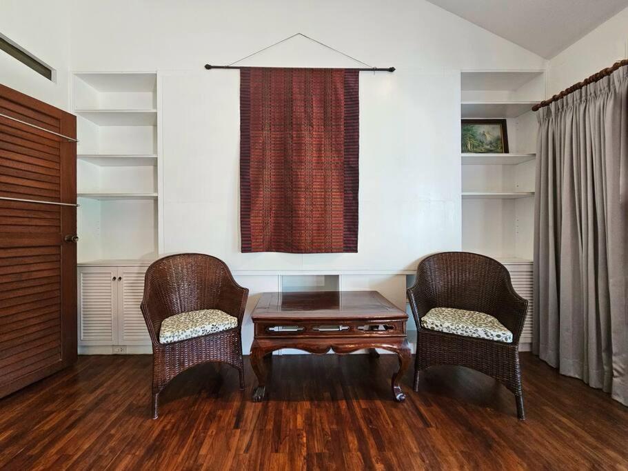 Villa 4br Entire House Center Bts Sky Train Mall *