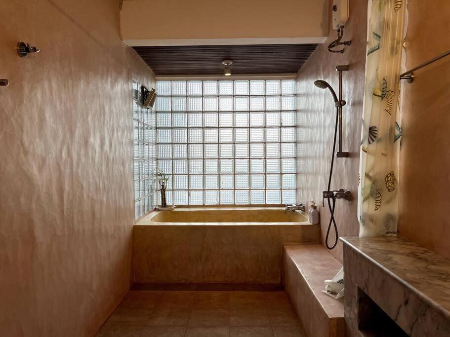 Villa 4br Entire House Center Bts Sky Train Mall Bangkok