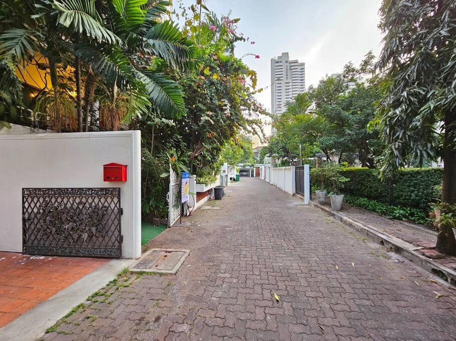 Villa 4br Entire House Center Bts Sky Train Mall