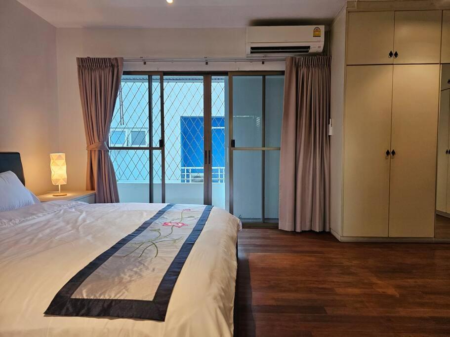 4br Entire House Center Bts Sky Train Mall Villa Bangkok