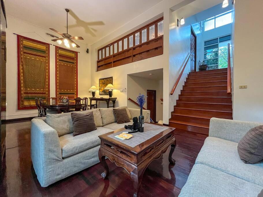 4br Entire House Center Bts Sky Train Mall * Bangkok