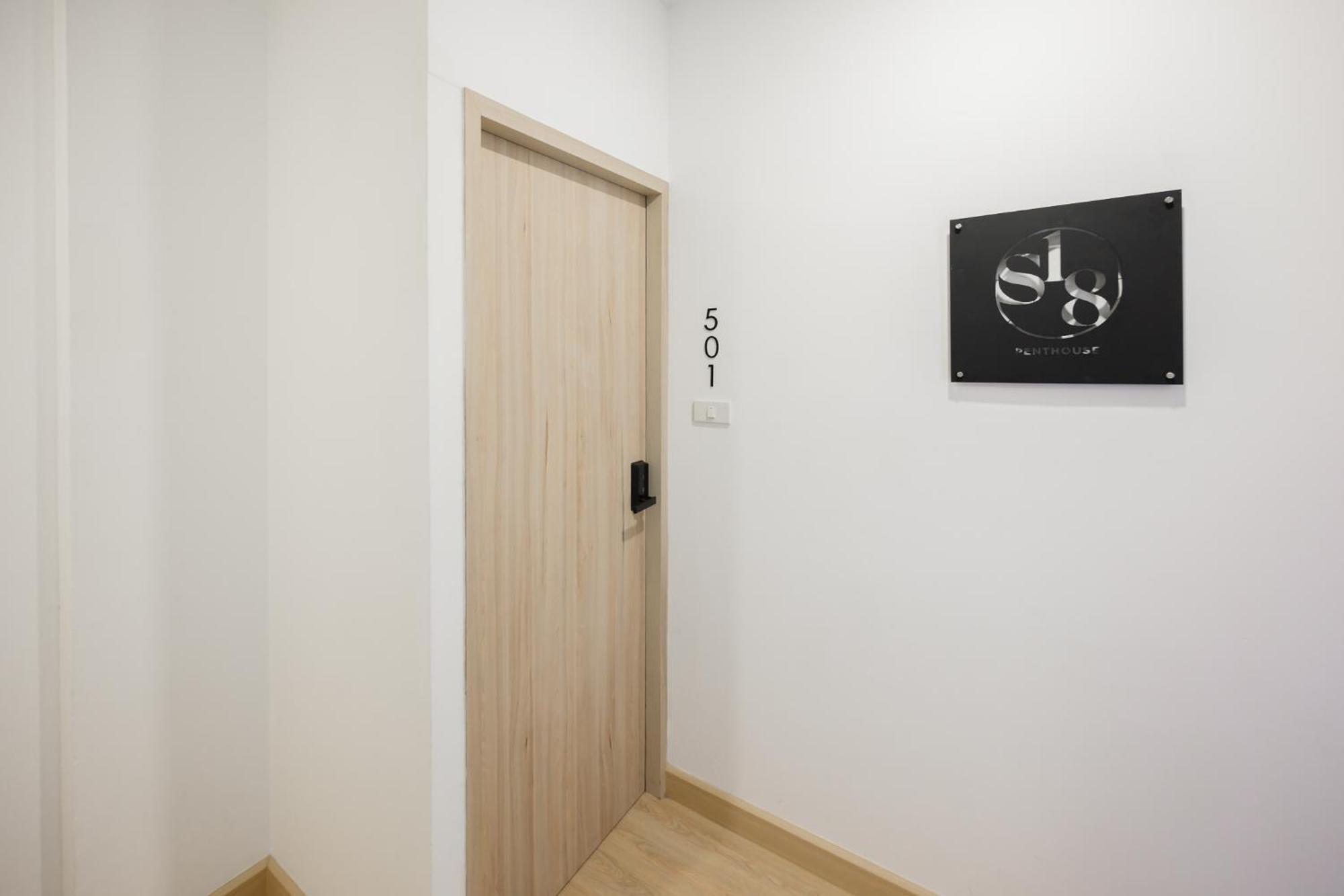 3 Bed 3 Bath / Luxury / 1 Min Walk To Bts Asok Pangsapuri *