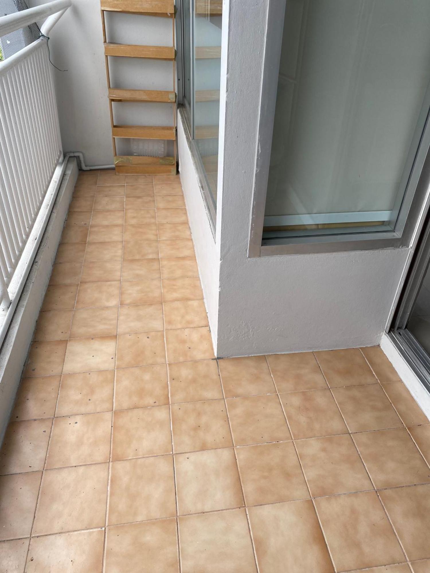 32sqm 1000x500wifi Workplace Long Apartment