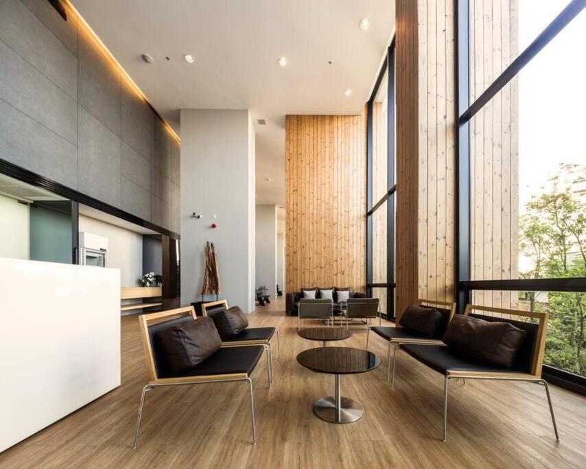 1 Bedroom Near Mrt & Bts Station. * Bangkok
