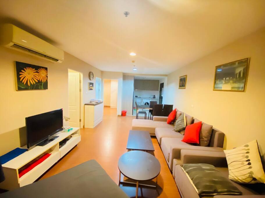 Lot Of Food Night Market Swimming Pool Very Near Train Mrt Big Shopping Malls Appartamento *