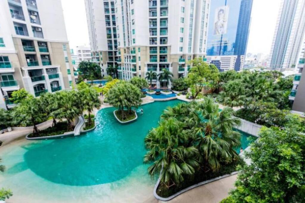 Appartamento Lot Of Food Night Market Swimming Pool Very Near Train Mrt Big Shopping Malls Bangkok