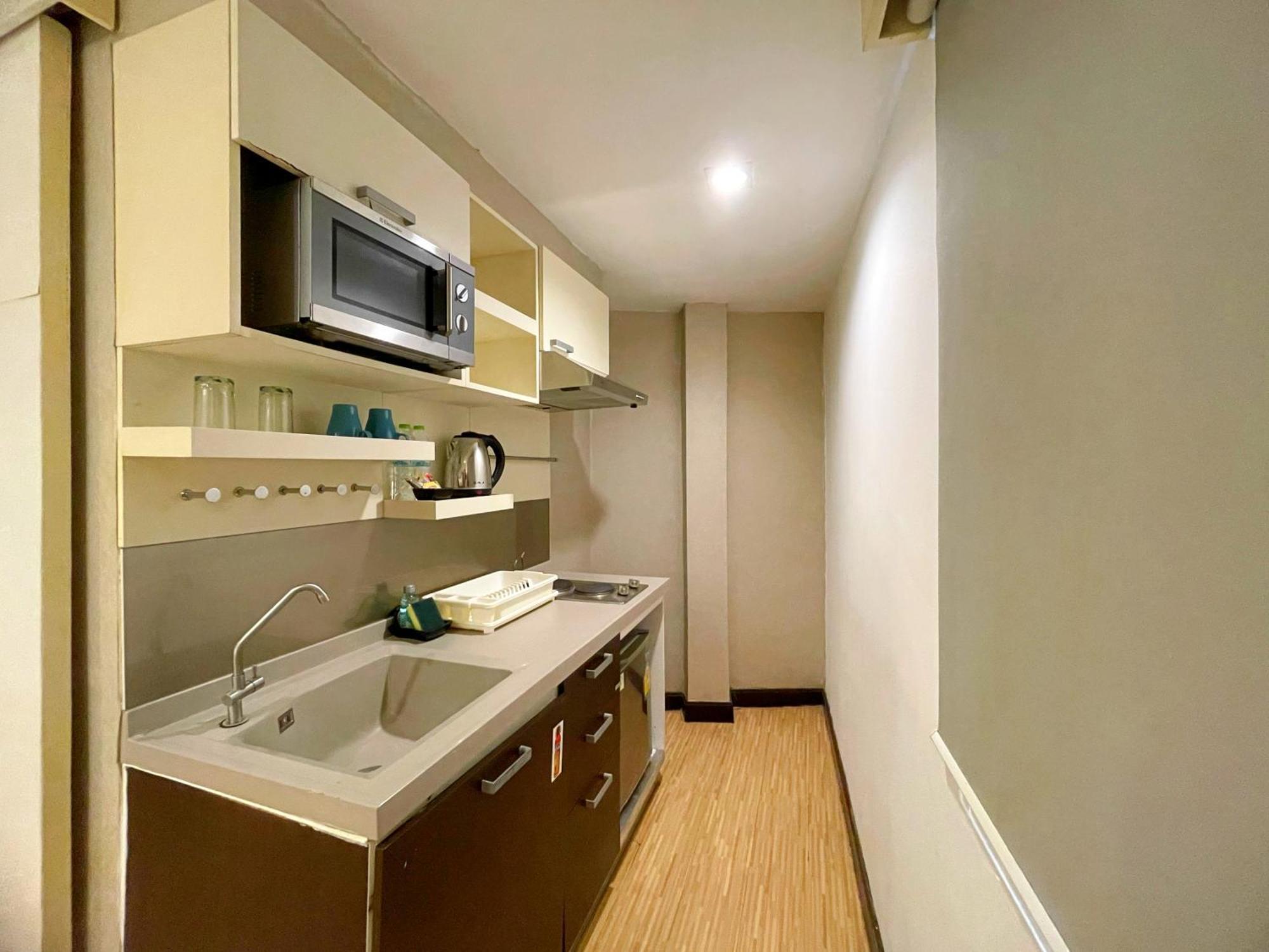 Khách sạn Arawana Express Phromphong 3*