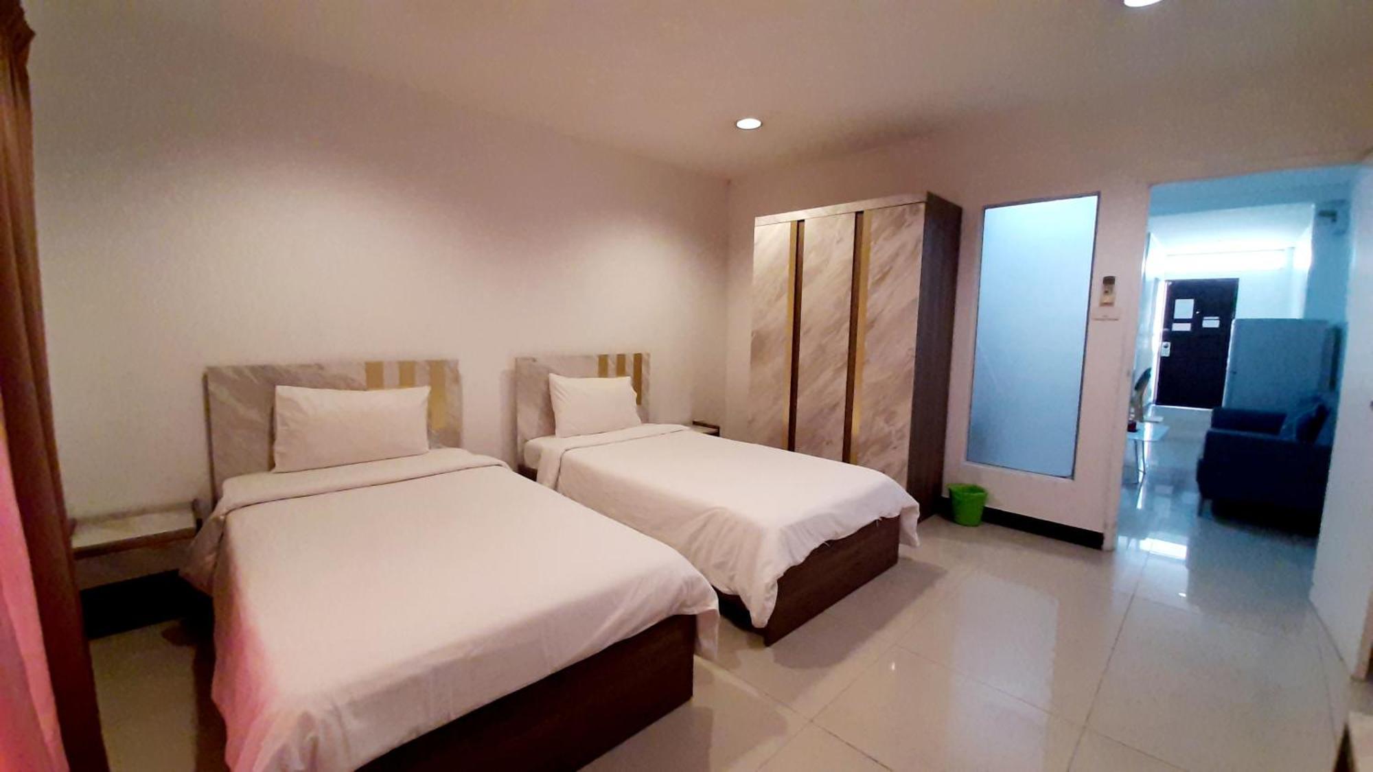 Plaza Nana Khách sạn 3*