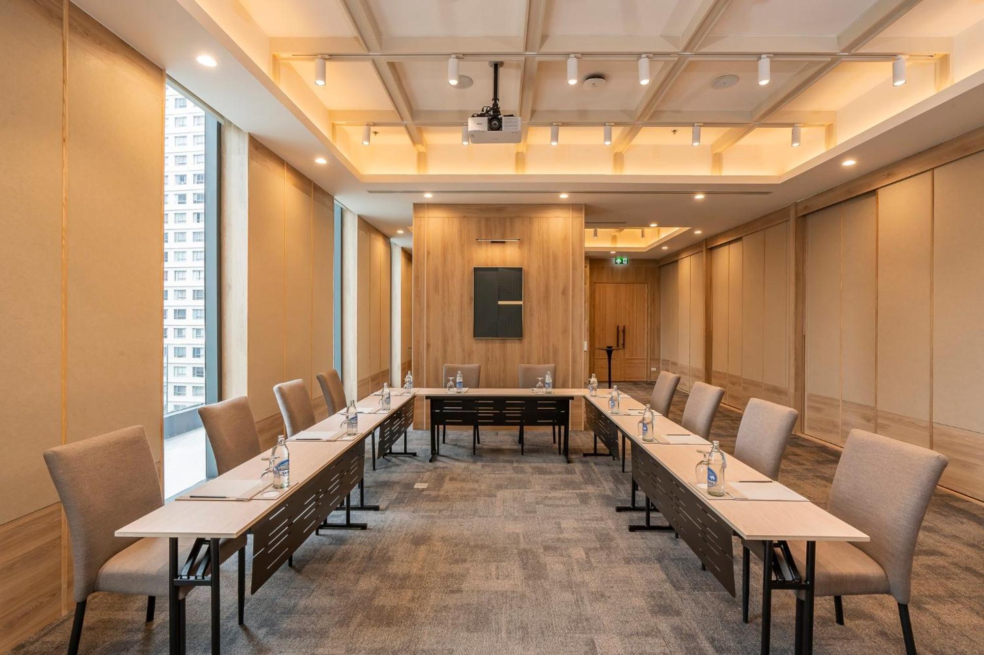 Staybridge Sukhumvit By Ihg Hotel