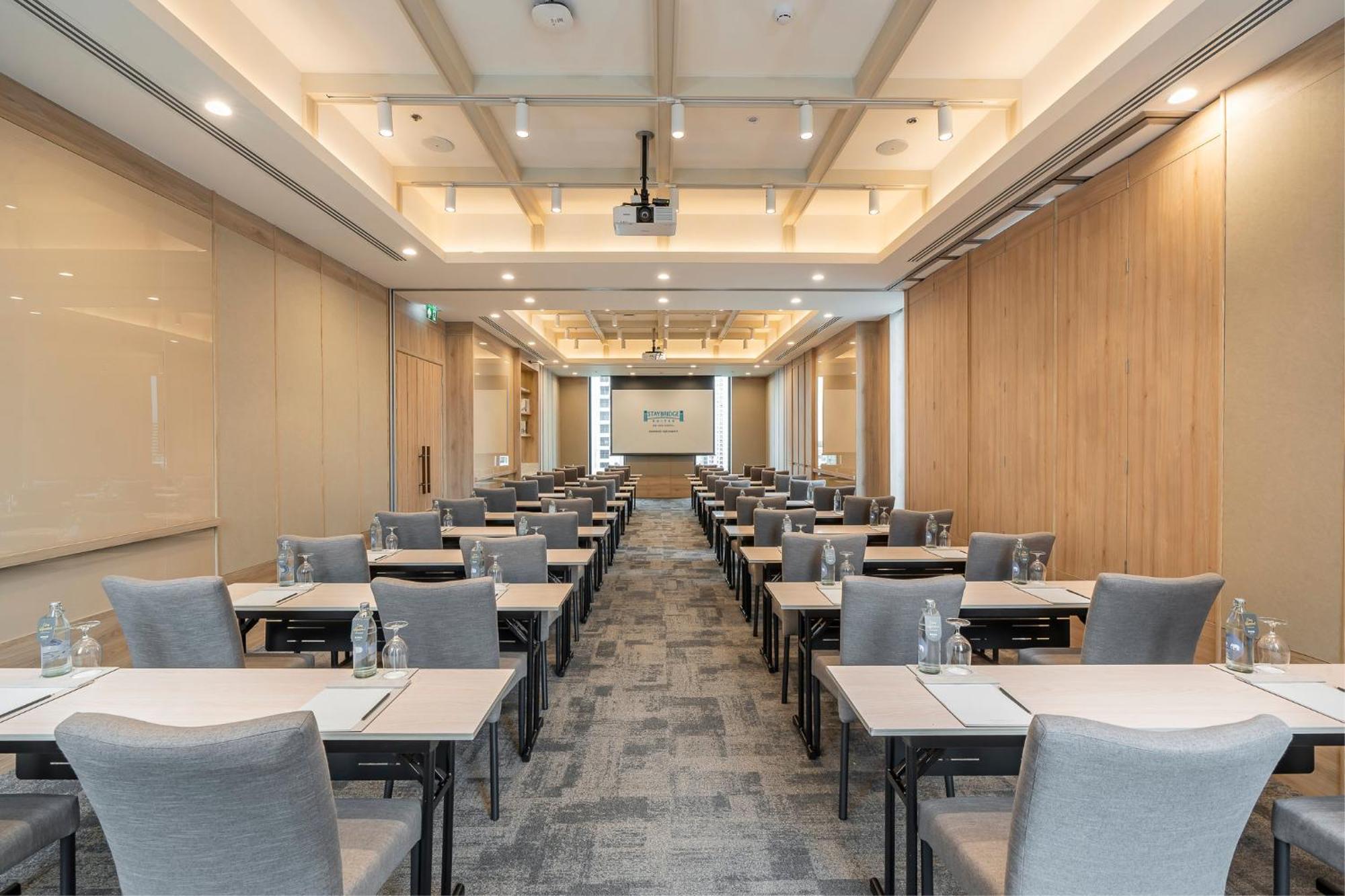Hotel Staybridge Sukhumvit By Ihg 4*