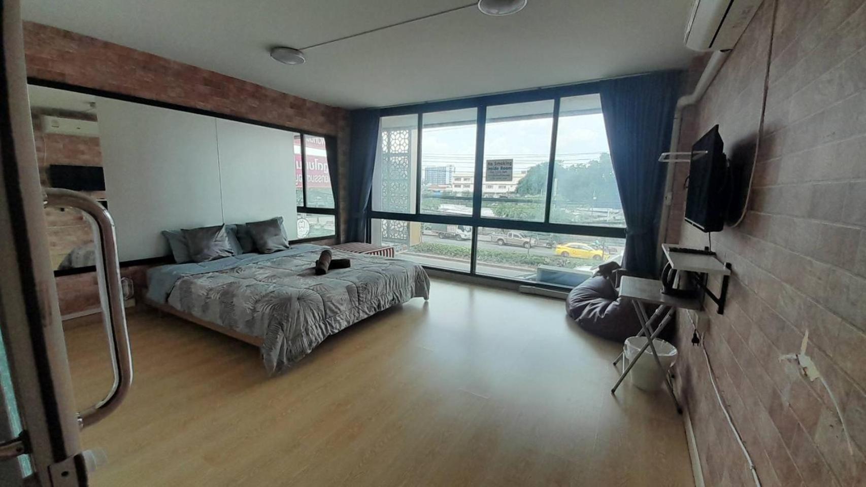 Homey-sleepy Don Mueang Airport Albergue *