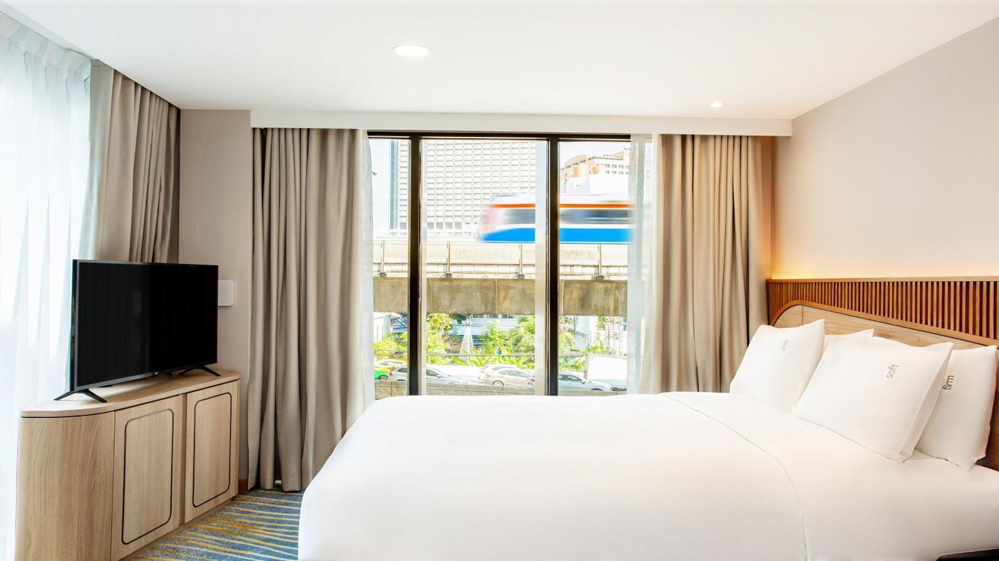Express & Pier By Ihg Hotel 4*