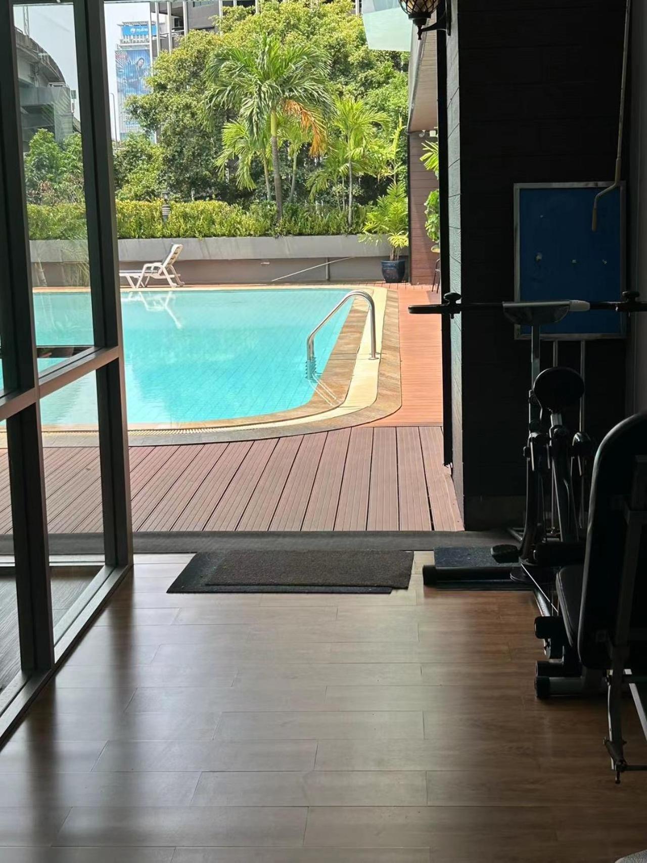 Apartment Comfy With Pool In Central