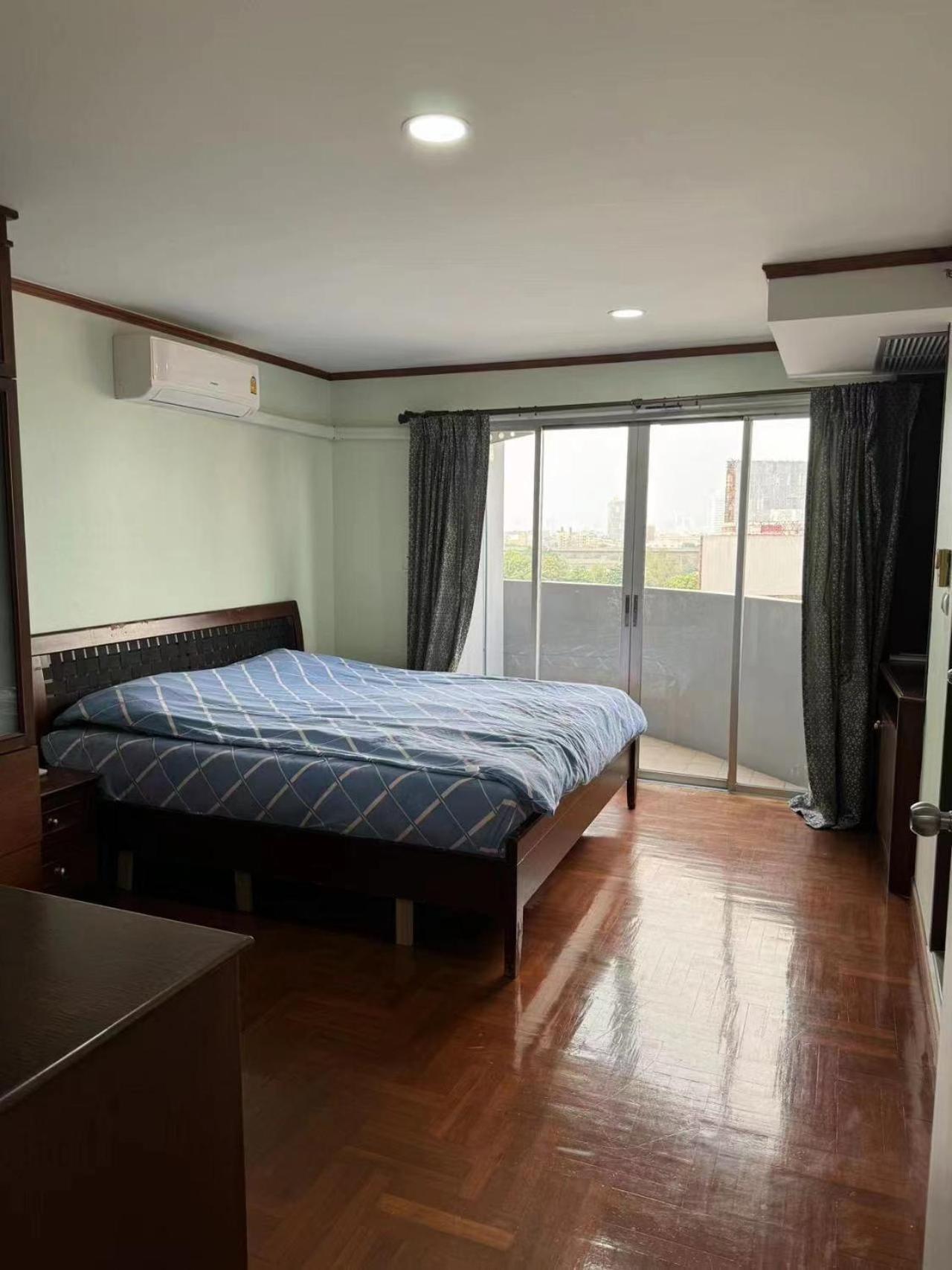 Comfy With Pool In Central Apartment