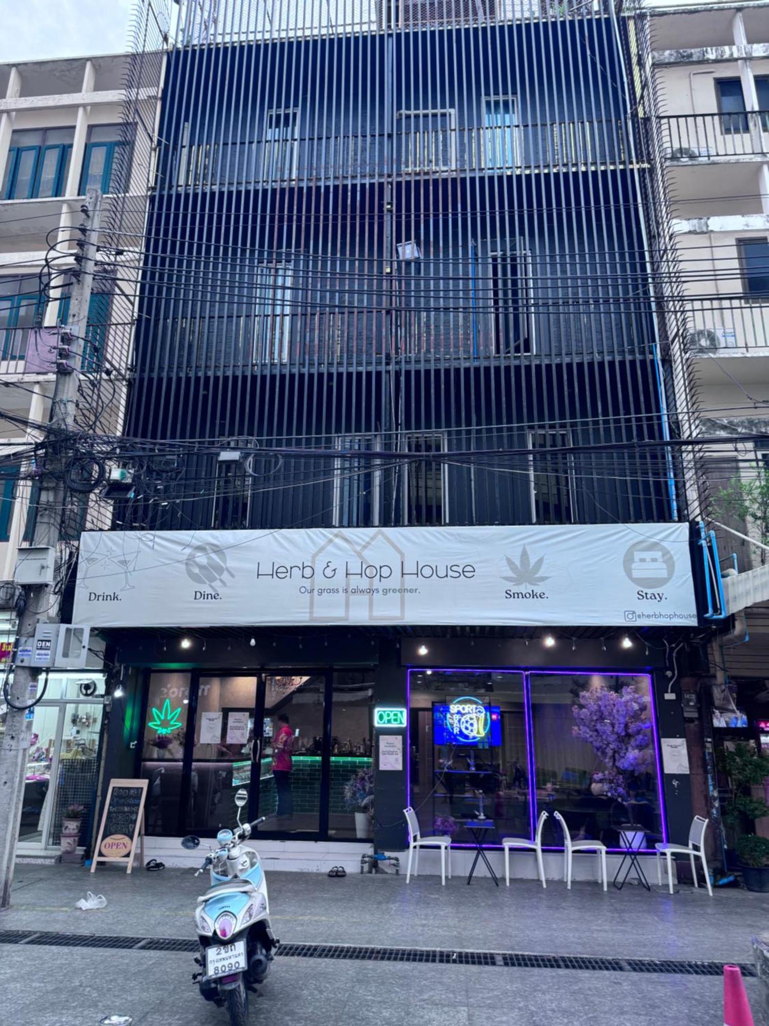 Brew Beyond Dispensary And Gjestgiverier Bangkok
