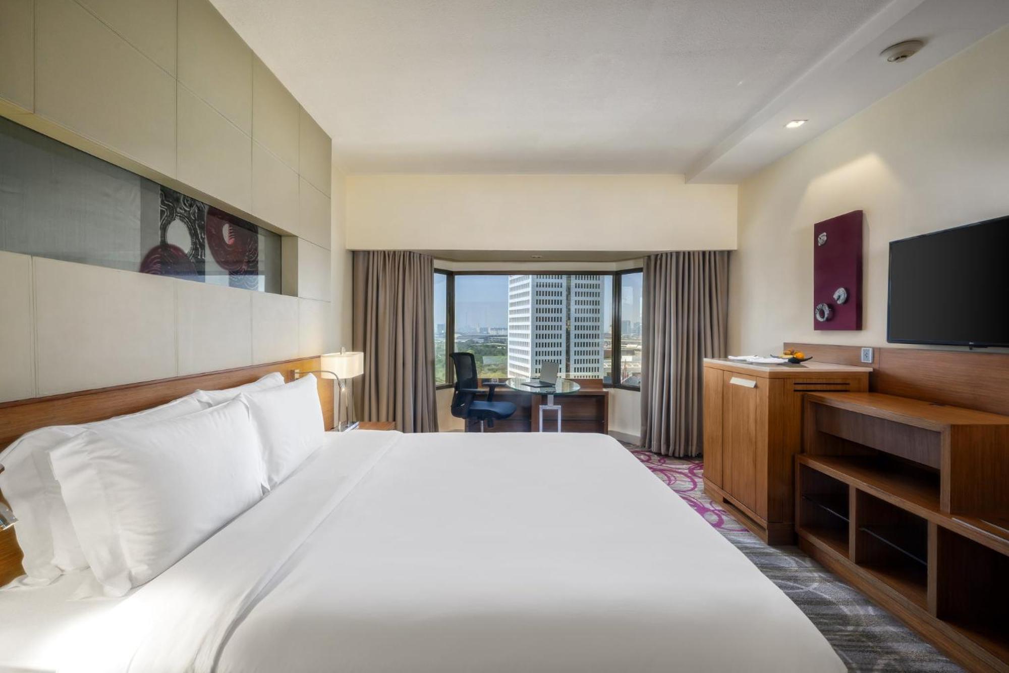 Khách sạn Centara Grand At Plaza Ladprao