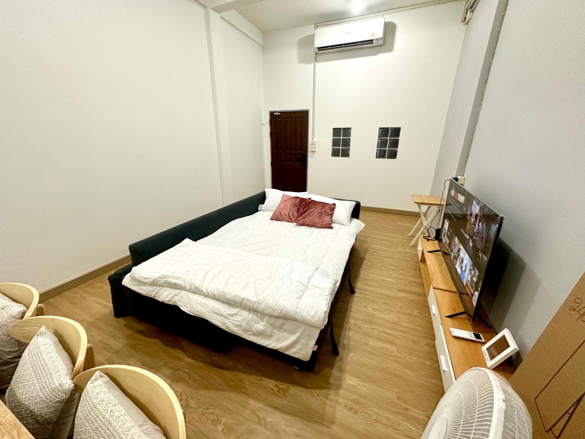 Apartment Bee House 172 Only 300m To Bts Talat Phlu *