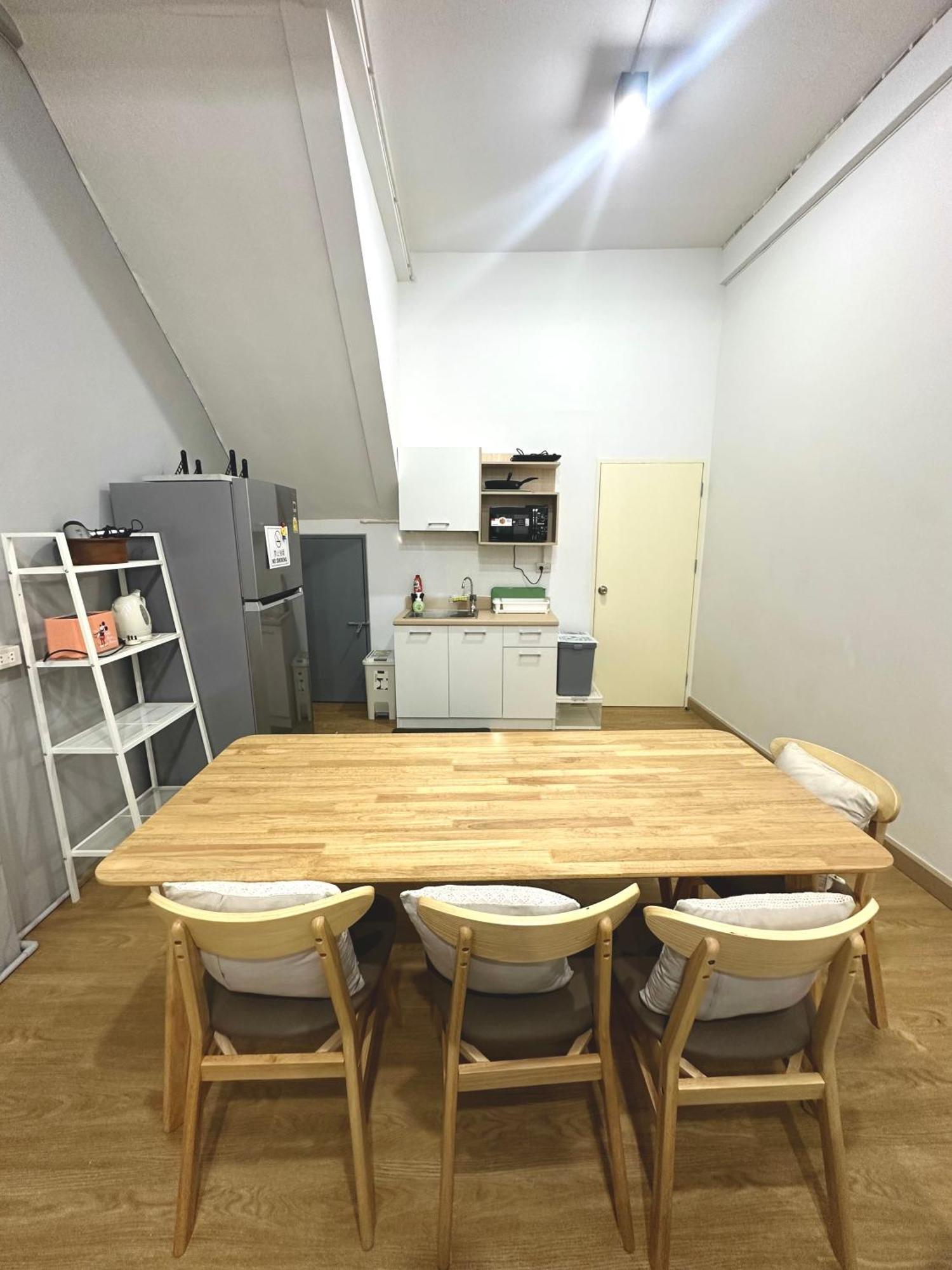 Bee House 172 Only 300m To Bts Talat Phlu Bangkok