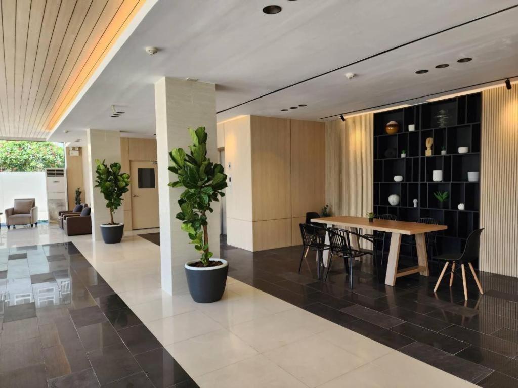 Leenova Hotell