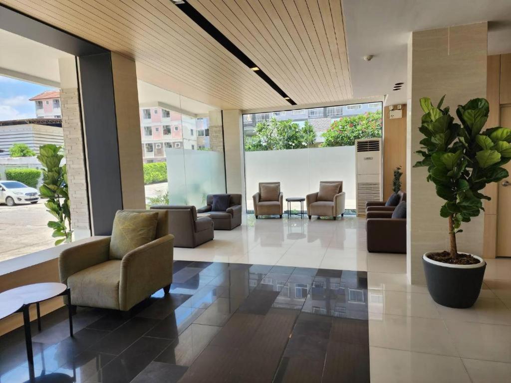 Leenova Hotell 5*