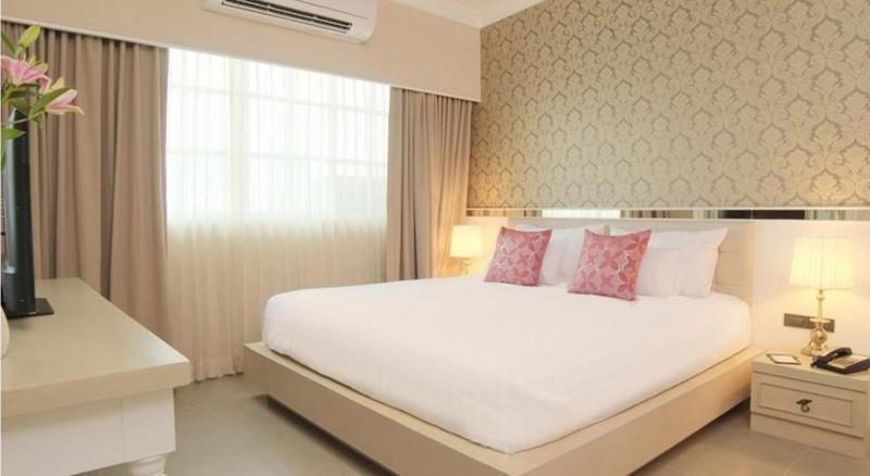 Hotel The Raya Surawong 3*