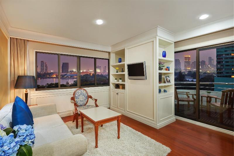Centre Point Sukhumvit 10 Hotel 4*