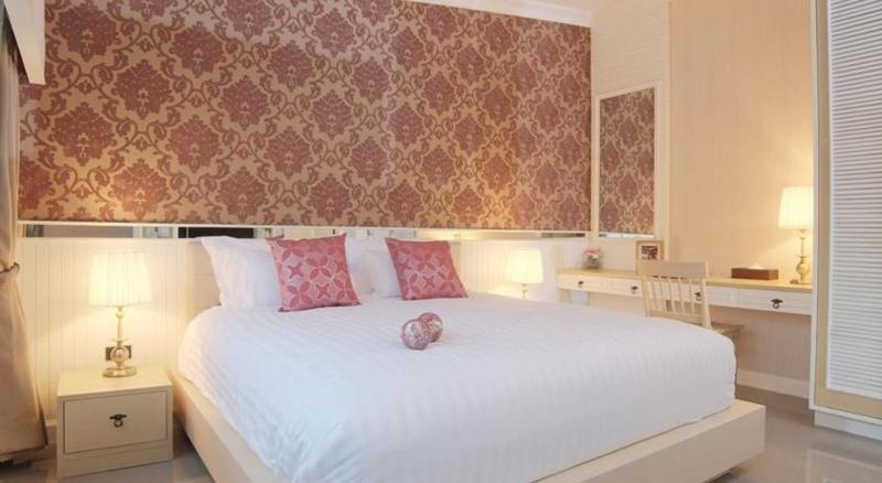 Hotel The Raya Surawong 3*