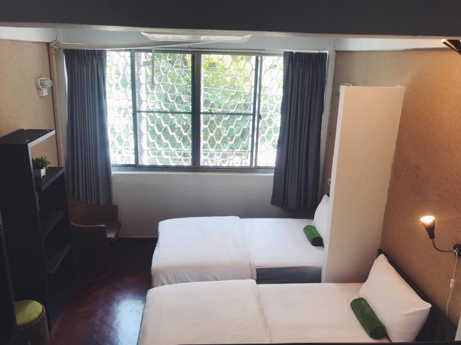 Victory Park Hostal *