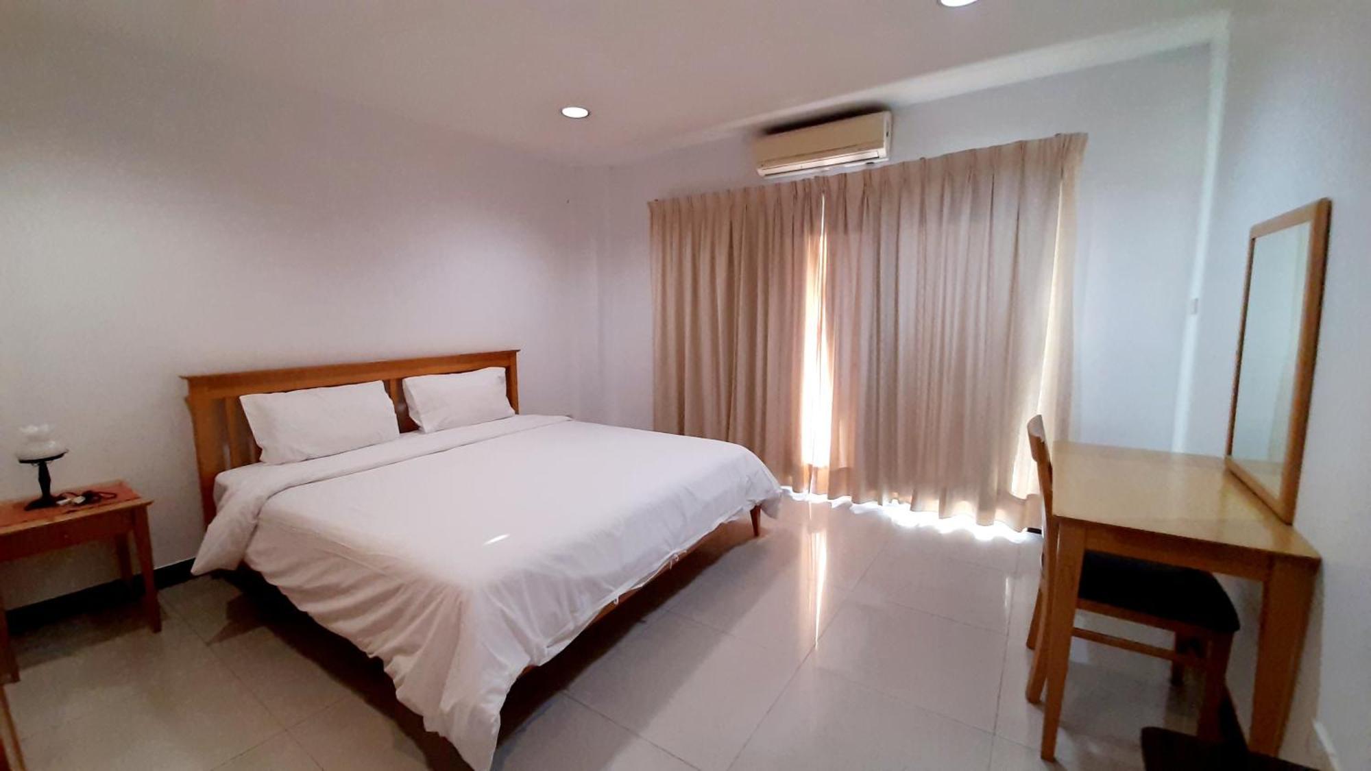 Plaza Nana Khách sạn 3*