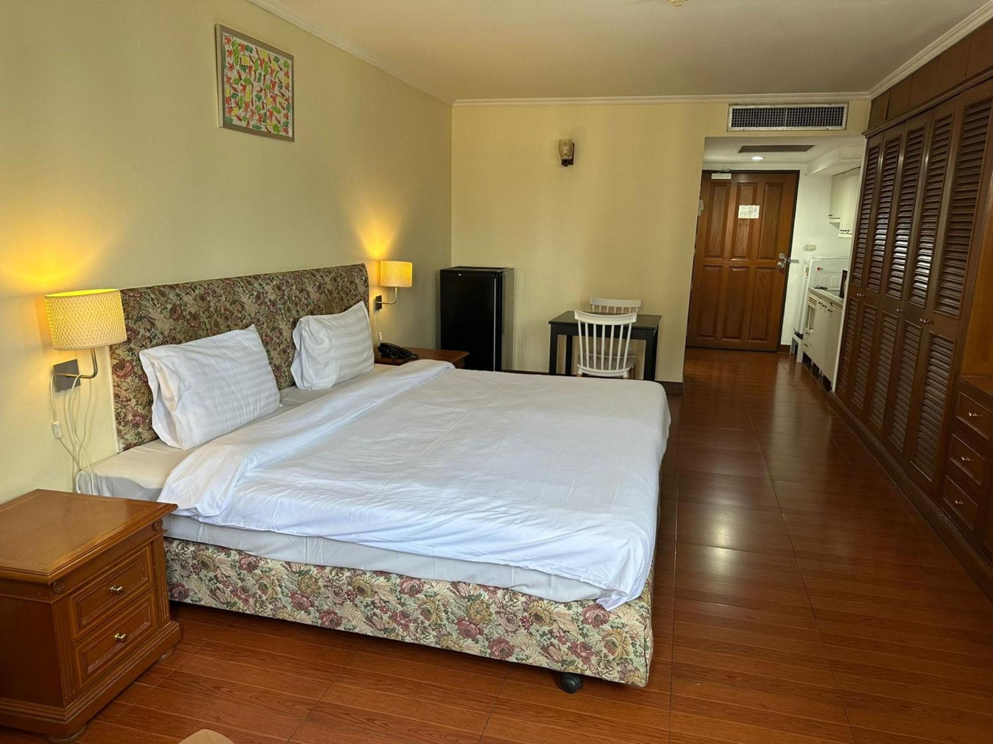 Omni Tower Sukhumvit Nana Direct 3*