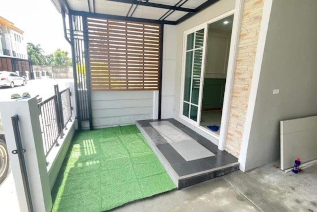 Thai In Minimal Style Holiday home Bangkok