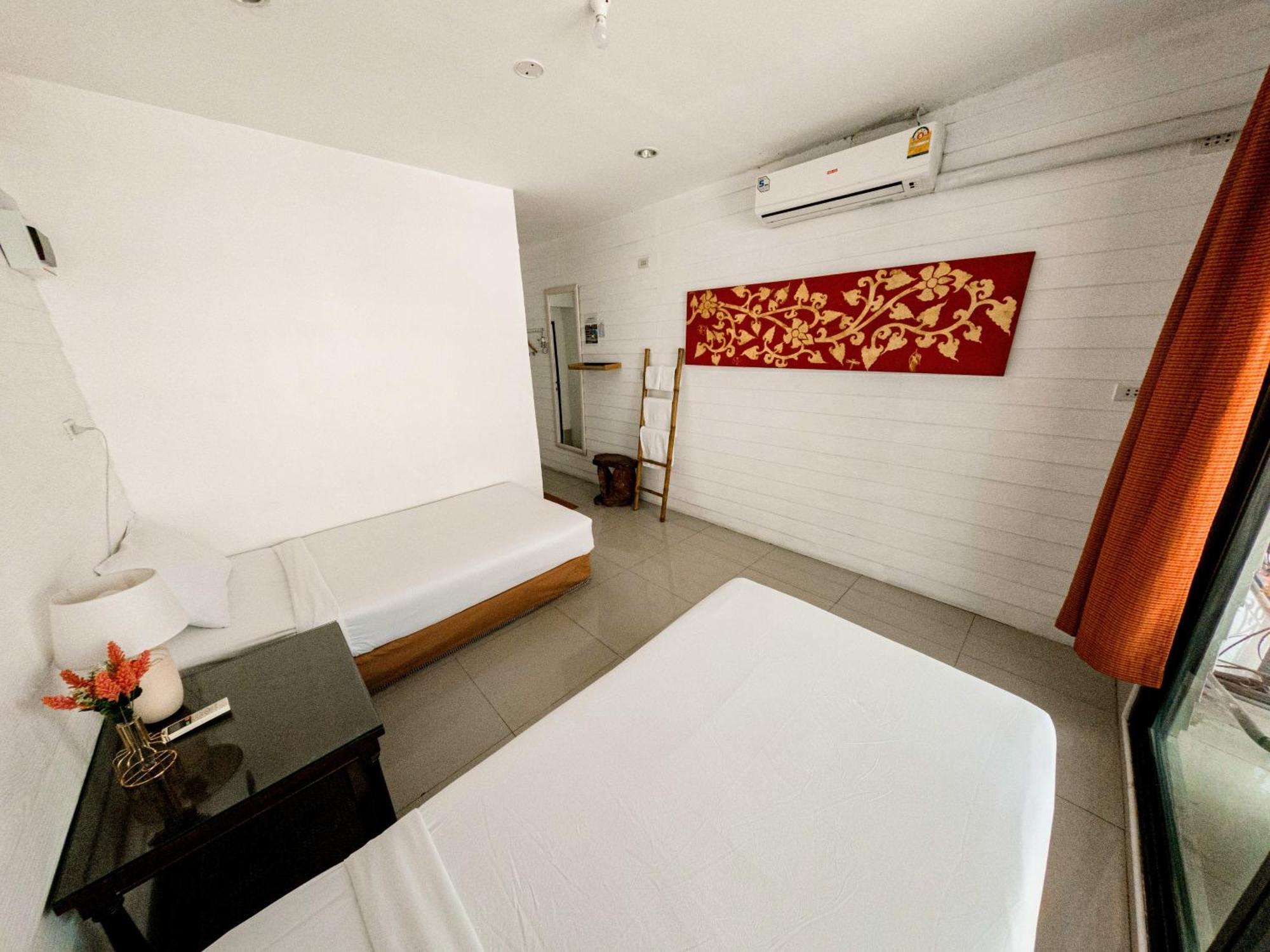 Back Backpackers Ostello