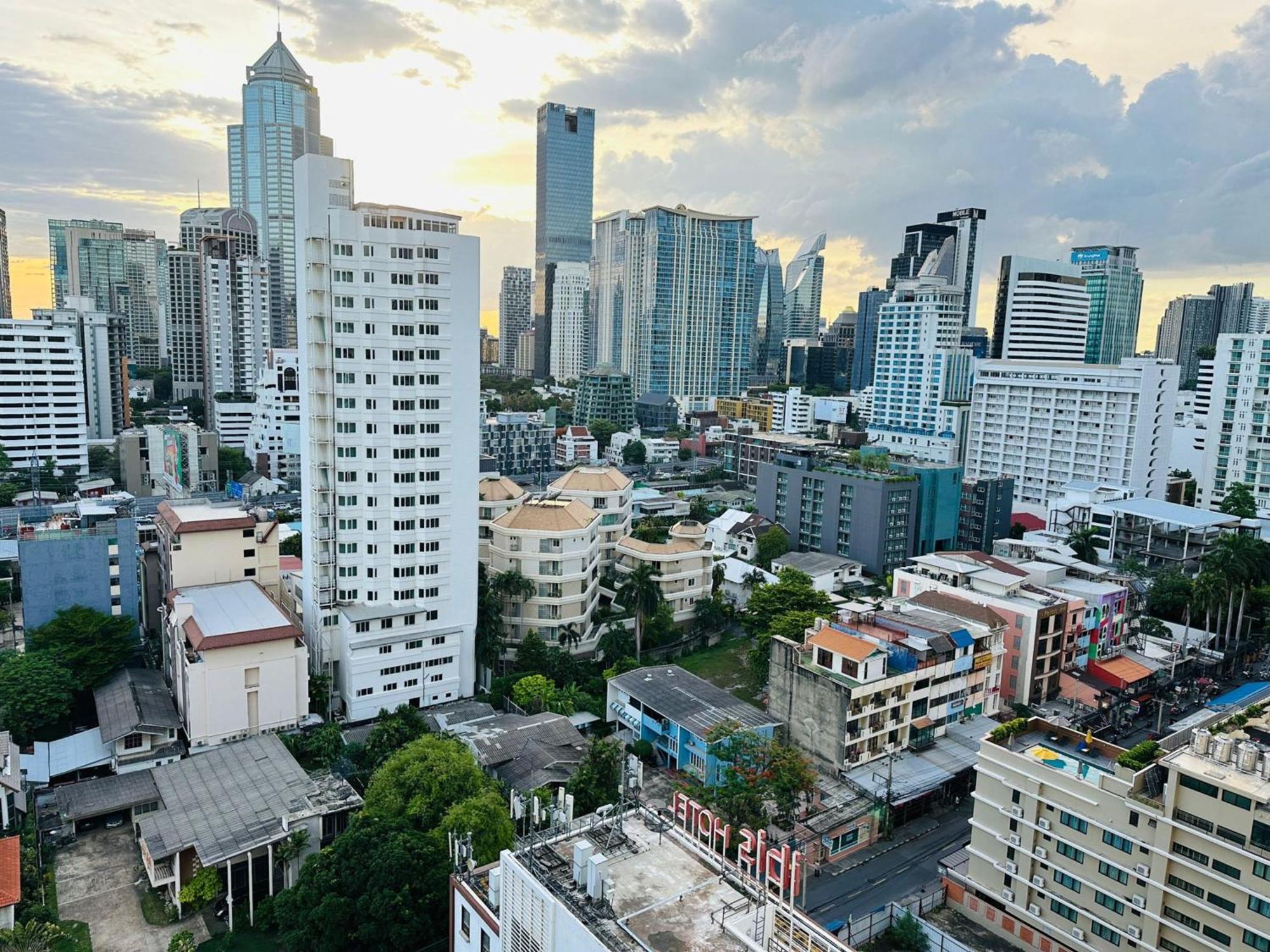 Appartement Omni Tower Cozy By Direct Bangkok