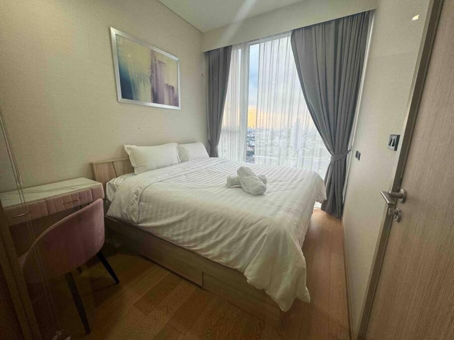 Siamese Exclusive Sukhumvit 42 One Bedroom High Floor Pangsapuri
