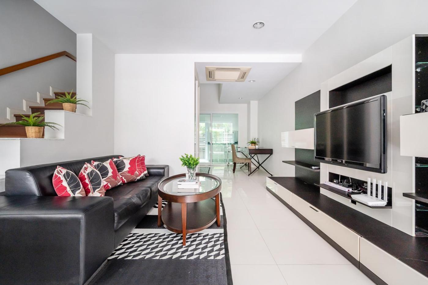 Biệt thự Miq_home404/asok Bts/resort Pool/10pax/1000mbwifi Bangkok