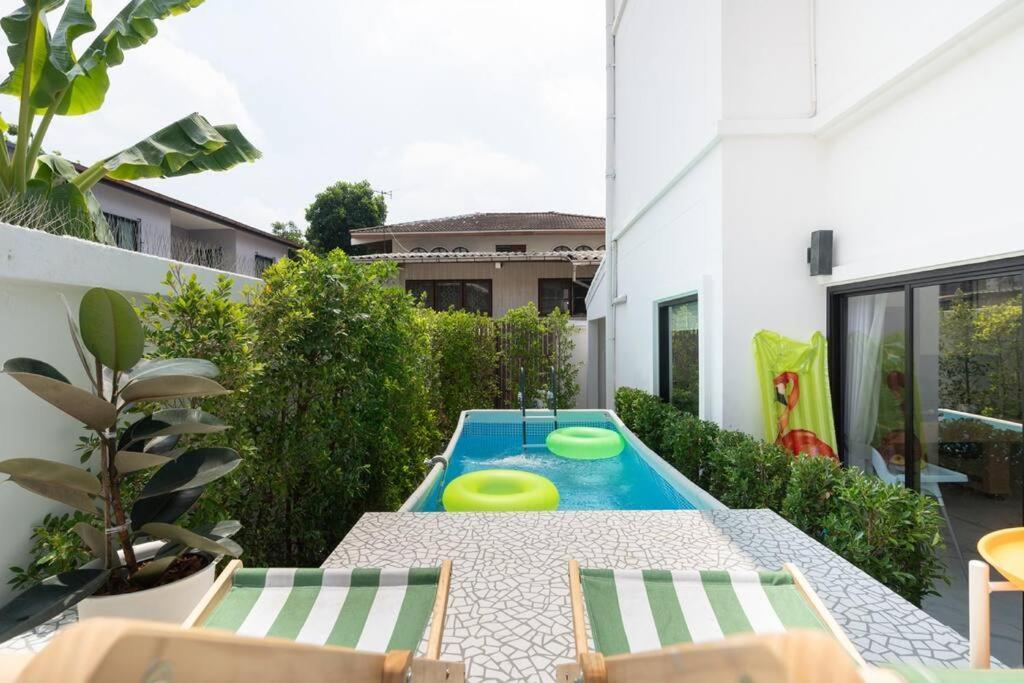 Miq Ekkamai3_pool Villa_3br House Vila